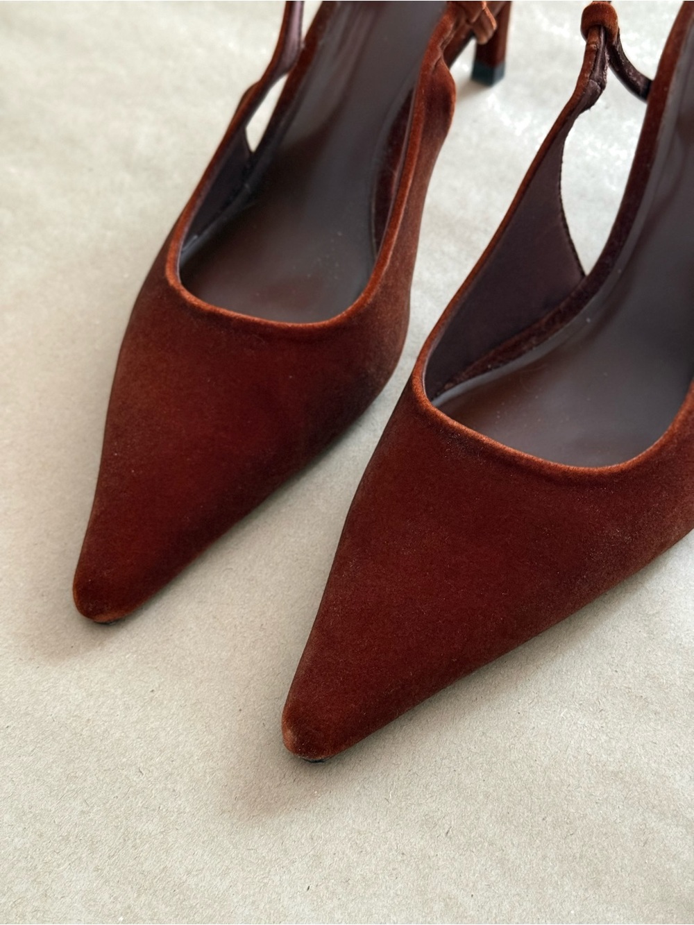 ZARA Pointed Slingback Pumps in Deep Brown/Red Velvet - Picture 3 of 4